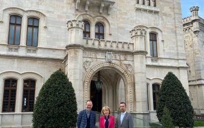 In visita al Parco e al Castello i direttori della Reggia di Versailles e di Gödöllő.