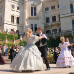 TANZ ZUM SONNENUNTERGANG AUS DEM 19. JAHRHUNDERT UND GEFÜHRTE BESICHTIGUNG